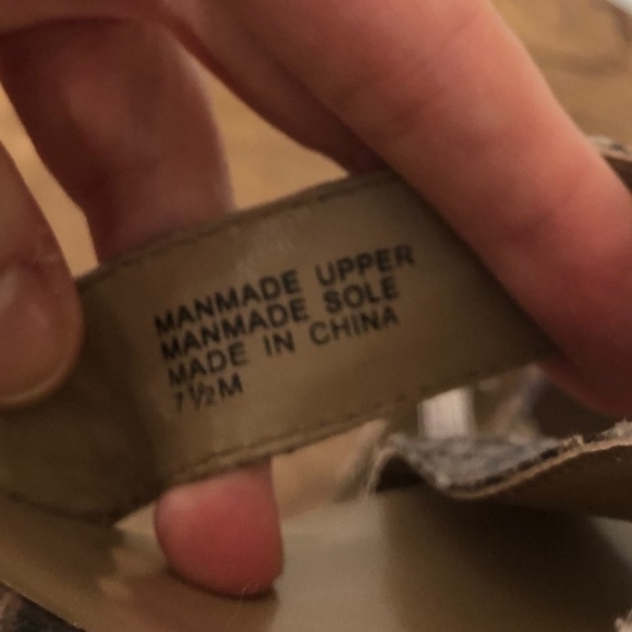 Ann Taylor Factory Faux Snakeskin Strappy Block Heel Sandals - Size 7.5 M - Picture 10 of 10